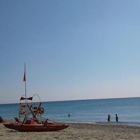 Larte Al Mare Vicino Spiaggia Con Ac E Wifi Apartment Savona Luaran gambar