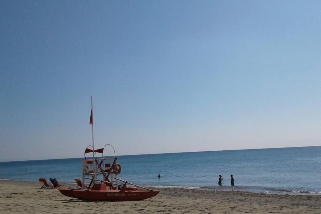 Larte Al Mare Vicino Spiaggia Con Ac E Wifi Apartment Savona Luaran gambar